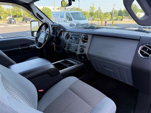 Used 2011 Ford F250 XLT w/ XLT Premium Pkg AWD/4WD image 35