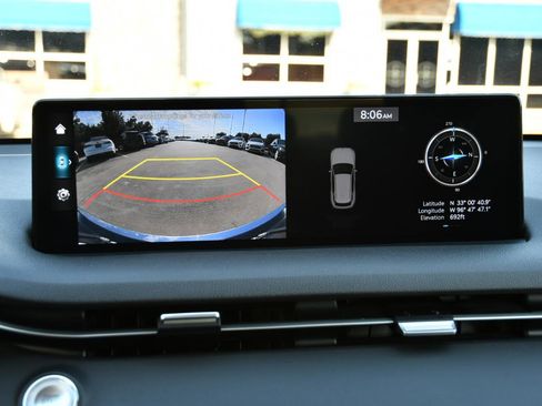 Used 2025 Genesis GV70 2.5T AWD/4WD image 14