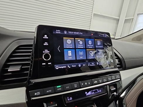 New 2026 Honda Odyssey Touring image 17