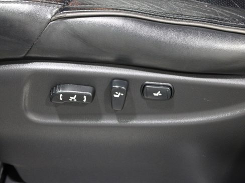 Used 2011 INFINITI QX56 4WD w/ Deluxe Touring Pkg image 5