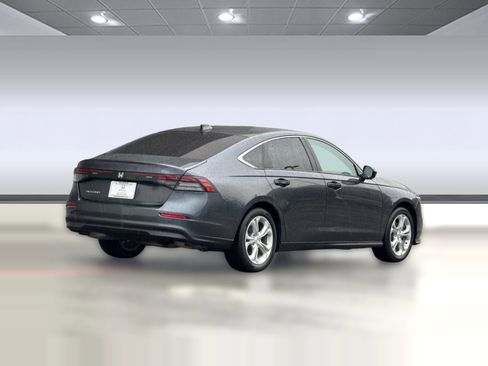 Used 2023 Honda Accord LX image 9