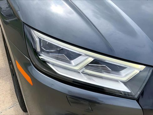 Used 2020 Audi Q5 2.0T Titanium Premium Plus w/ Premium Plus Package image 26