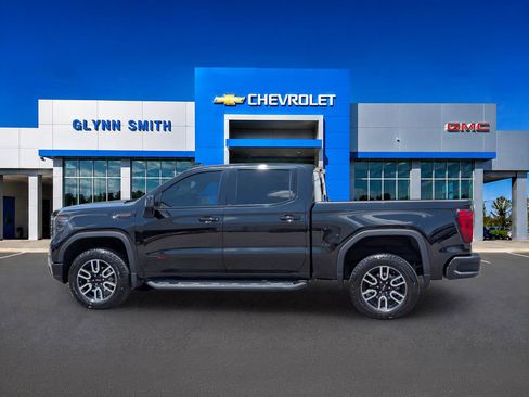 Used 2025 GMC Sierra 1500 AT4 w/ Technology Package AWD/4WD image 13