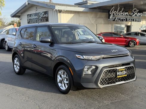 Used 2022 Kia Soul LX w/ Technology Package image 10