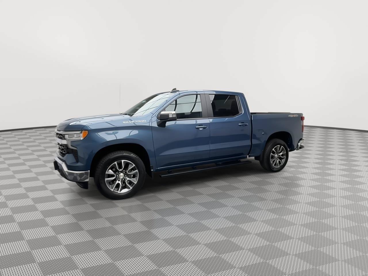 Certified 2024 Chevrolet Silverado 1500 LT AWD/4WD image 38
