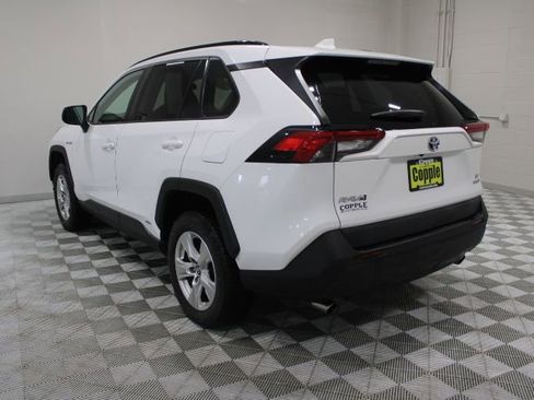 Used 2021 Toyota RAV4 LE image 8