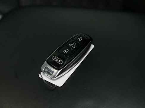 Used 2022 Audi RS Q8 AWD/4WD image 77