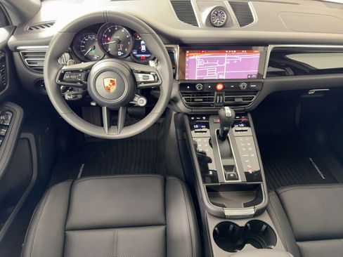 Used 2026 Porsche Macan AWD/4WD image 27