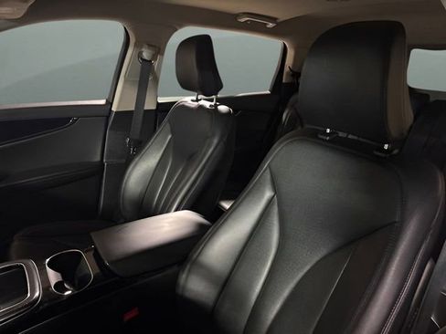 Used 2023 Lincoln Nautilus AWD image 15