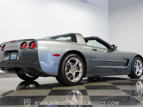 Used 2003 Chevrolet Corvette Coupe w/ Preferred Equipment Group RWD image 28