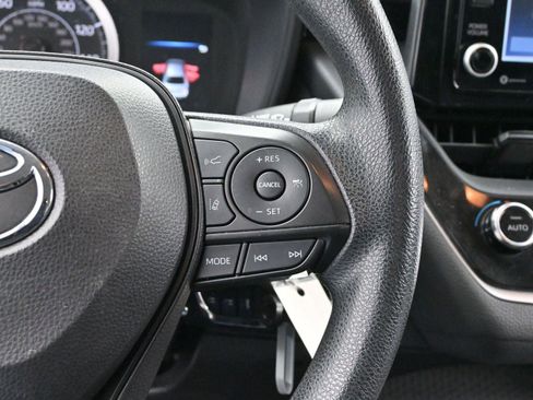 Used 2022 Toyota Corolla LE image 15