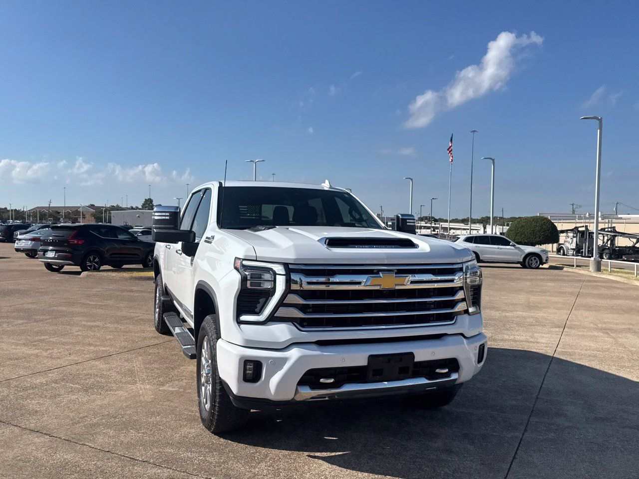 Used 2024 Chevrolet Silverado 2500 High Country w/ High Country Premium Package AWD/4WD image 4