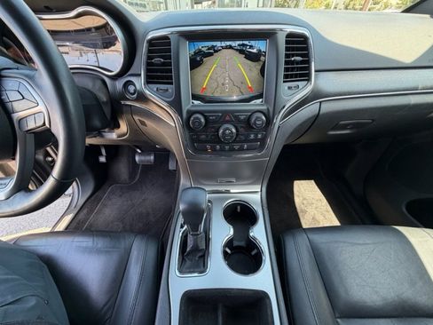 Used 2018 Jeep Grand Cherokee Limited RWD image 15