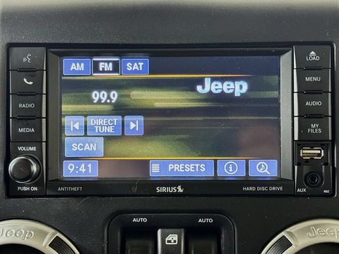 Used 2016 Jeep Wrangler Unlimited Sahara w/ Connectivity Group AWD/4WD image 13