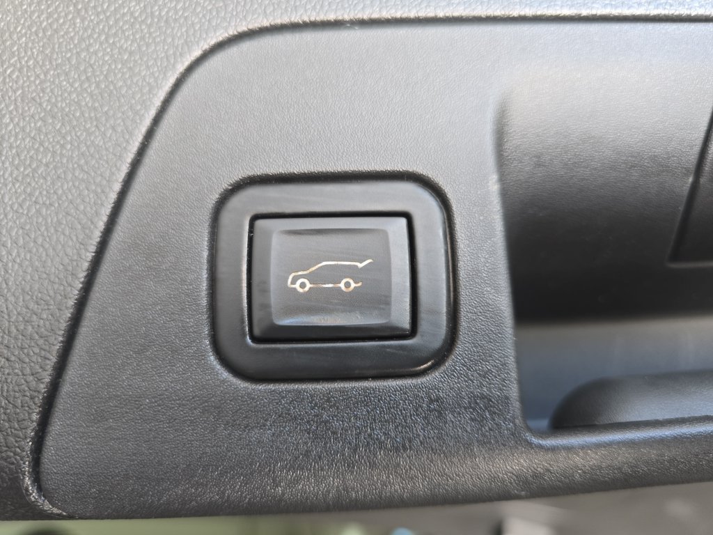 Used 2023 Buick Envision Essence w/ Sport Touring Package AWD/4WD image 13
