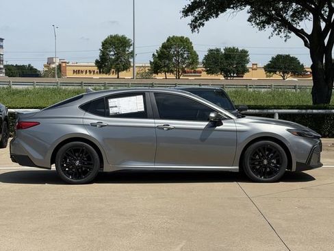 New 2026 Toyota Camry SE FWD image 3