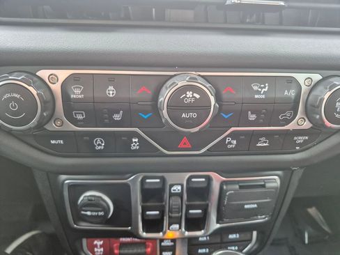 Used 2024 Jeep Wrangler Rubicon w/ XTREMEE 35" Tire Package image 21