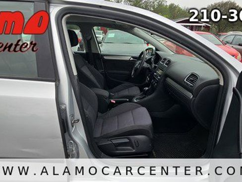 Used 2013 Volkswagen Golf 4-Door FWD image 13