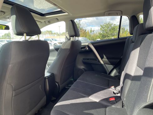 Used 2015 Toyota RAV4 XLE AWD/4WD image 11