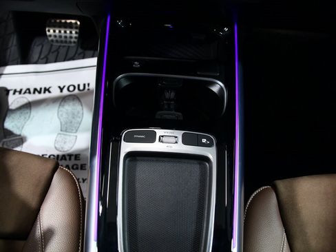 Used 2025 Mercedes-Benz GLA 250 4MATIC image 21