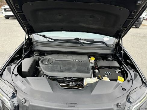 Used 2020 Jeep Cherokee Limited image 24