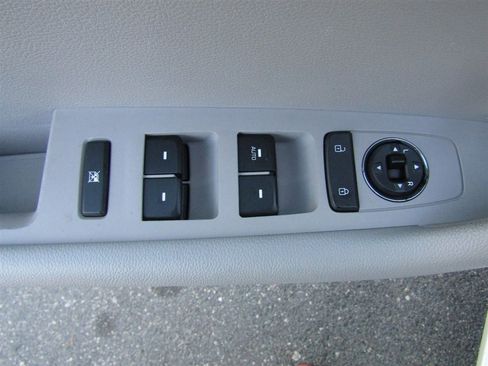 Used 2015 Hyundai Sonata SE image 16