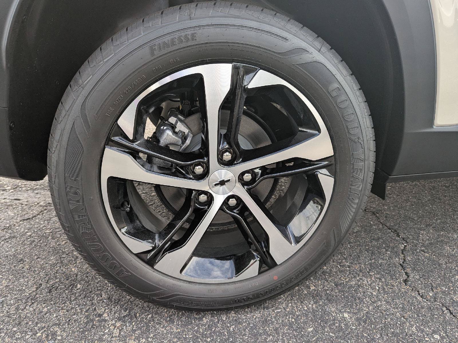 New 2026 Chevrolet Trax RS w/ Driver Confidence Package FWD image 36