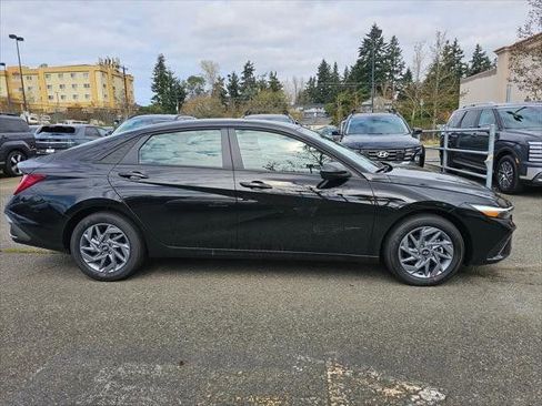 New 2026 Hyundai Elantra Hybrid FWD image 8