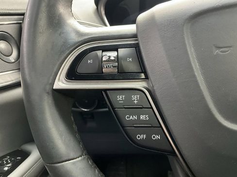 Used 2020 Lincoln Nautilus Reserve w/ Monochromatic Package image 16