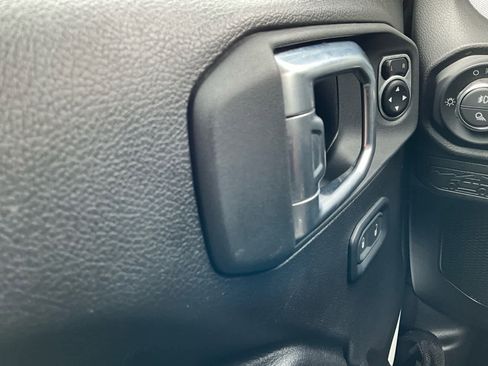 Used 2025 Jeep Gladiator Sport AWD/4WD image 20
