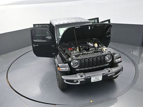 New 2026 Jeep Gladiator Sport AWD/4WD image 30
