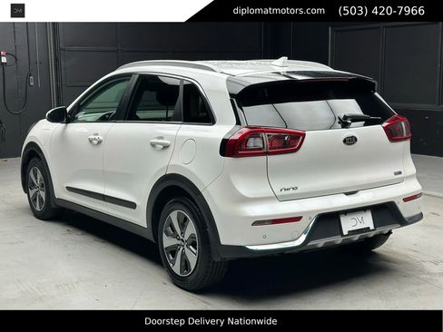 Used 2018 Kia Niro EX Premium image 4