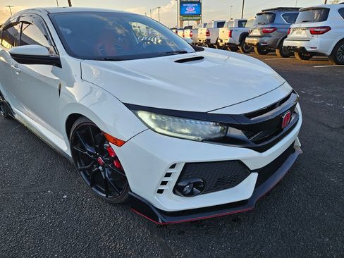 Used 2018 Honda Civic Type R image 3