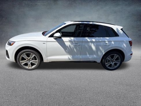 Used 2025 Audi Q5 2.0T Premium w/ Convenience Plus Package AWD/4WD image 2