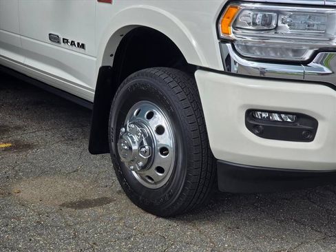 Used 2022 RAM 3500 Limited AWD/4WD image 16