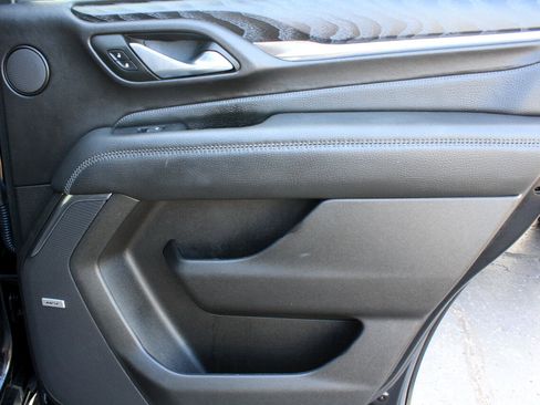 Used 2023 GMC Yukon Denali image 43