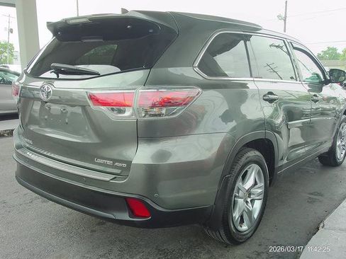 Used 2015 Toyota Highlander Limited Platinum AWD/4WD image 3