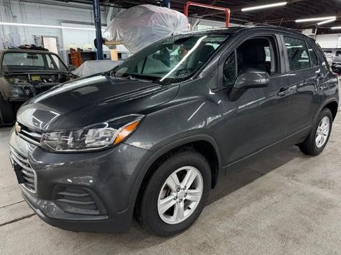 Used 2019 Chevrolet Trax LS FWD image 1