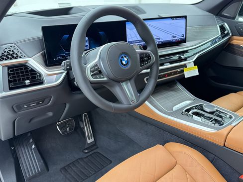 New 2026 BMW X5 xDrive50e w/ M Sport Package AWD/4WD image 4
