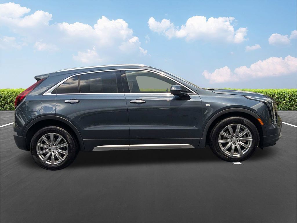 Used 2020 Cadillac XT4 Premium Luxury FWD image 3