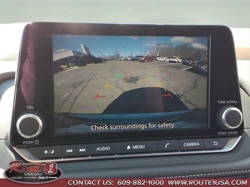 Used 2023 Nissan Rogue SV image 30