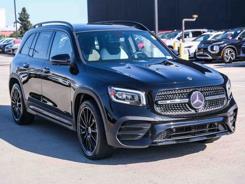 Used 2023 Mercedes-Benz GLB 250 image 3