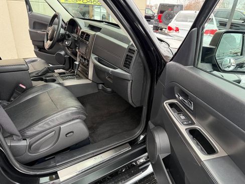 Used 2012 Jeep Liberty Limited Jet w/ Chrome Accents Group image 16