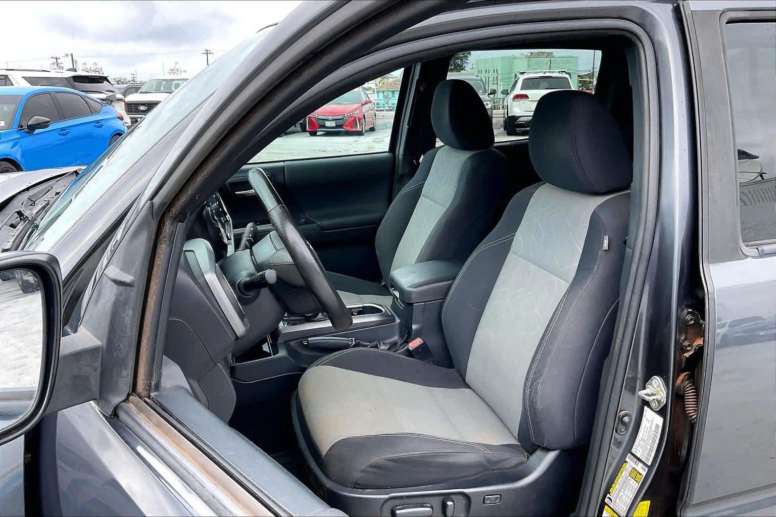 Used 2020 Toyota Tacoma TRD Off-Road w/ Technology Package RWD image 11