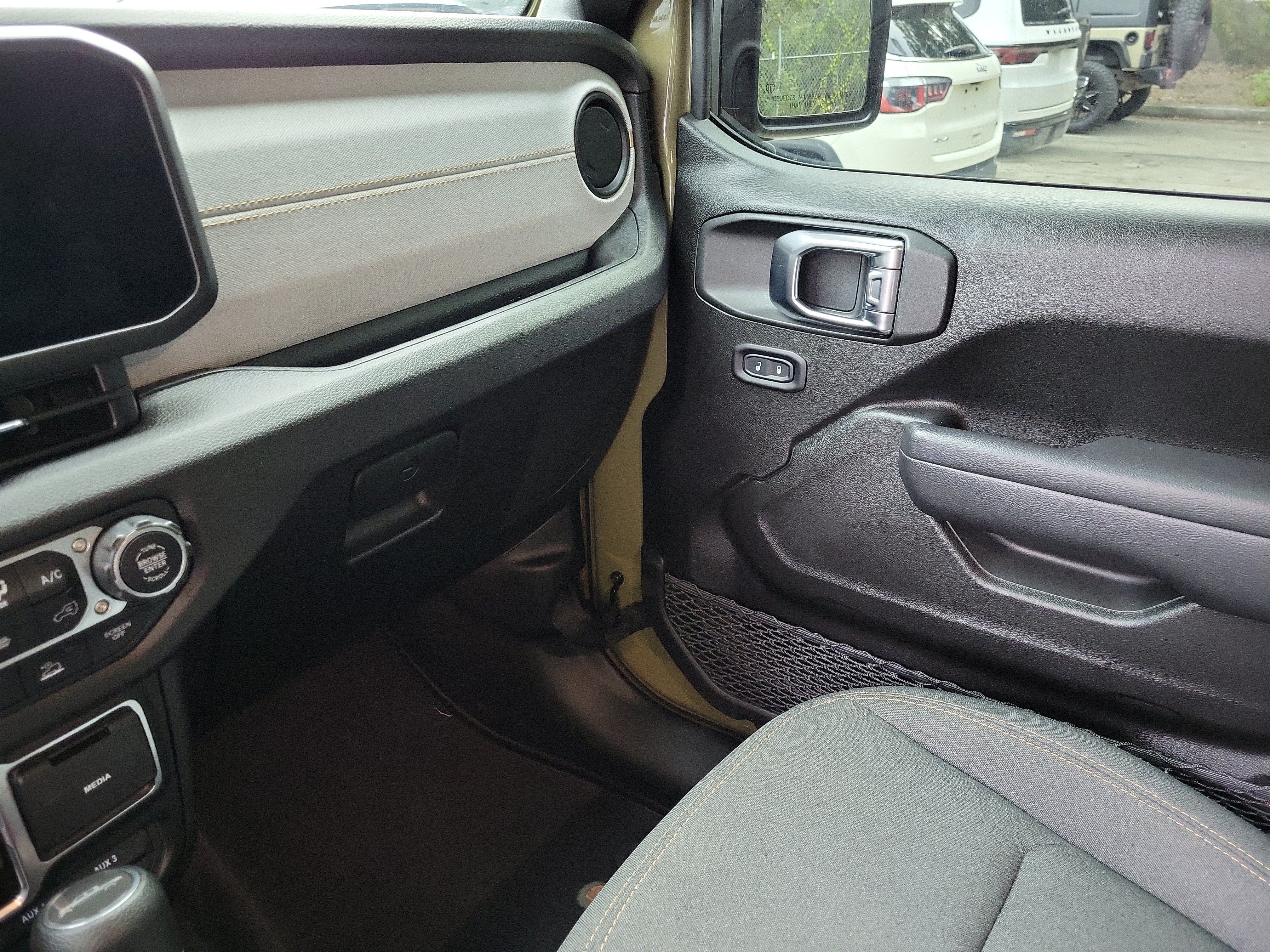 Used 2025 Jeep Gladiator Sport AWD/4WD image 25