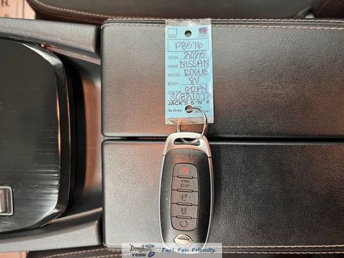 Used 2025 Nissan Rogue SV FWD image 49