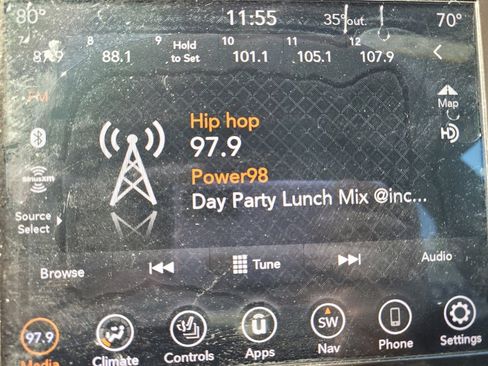 Used 2021 Jeep Grand Cherokee Limited w/ Luxury Group II image 25