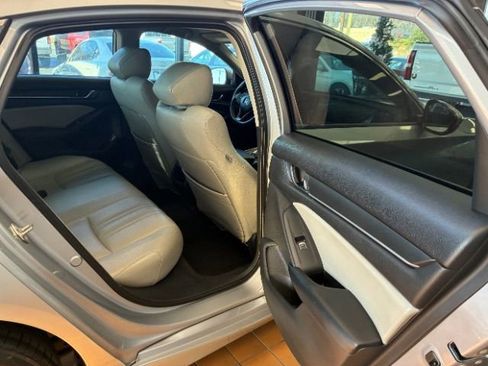 Used 2018 Honda Accord LX image 24