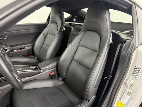 Certified 2024 Porsche 718 Cayman image 5