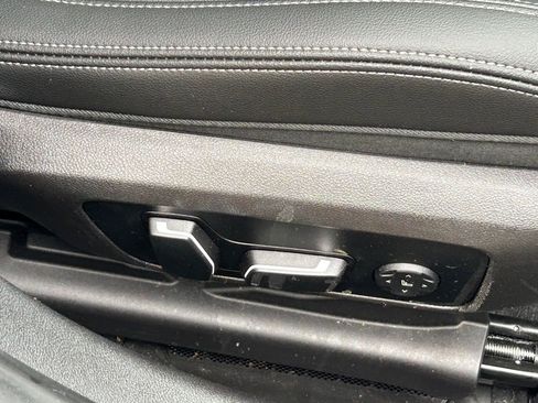 Used 2025 BMW 330i Sedan image 31